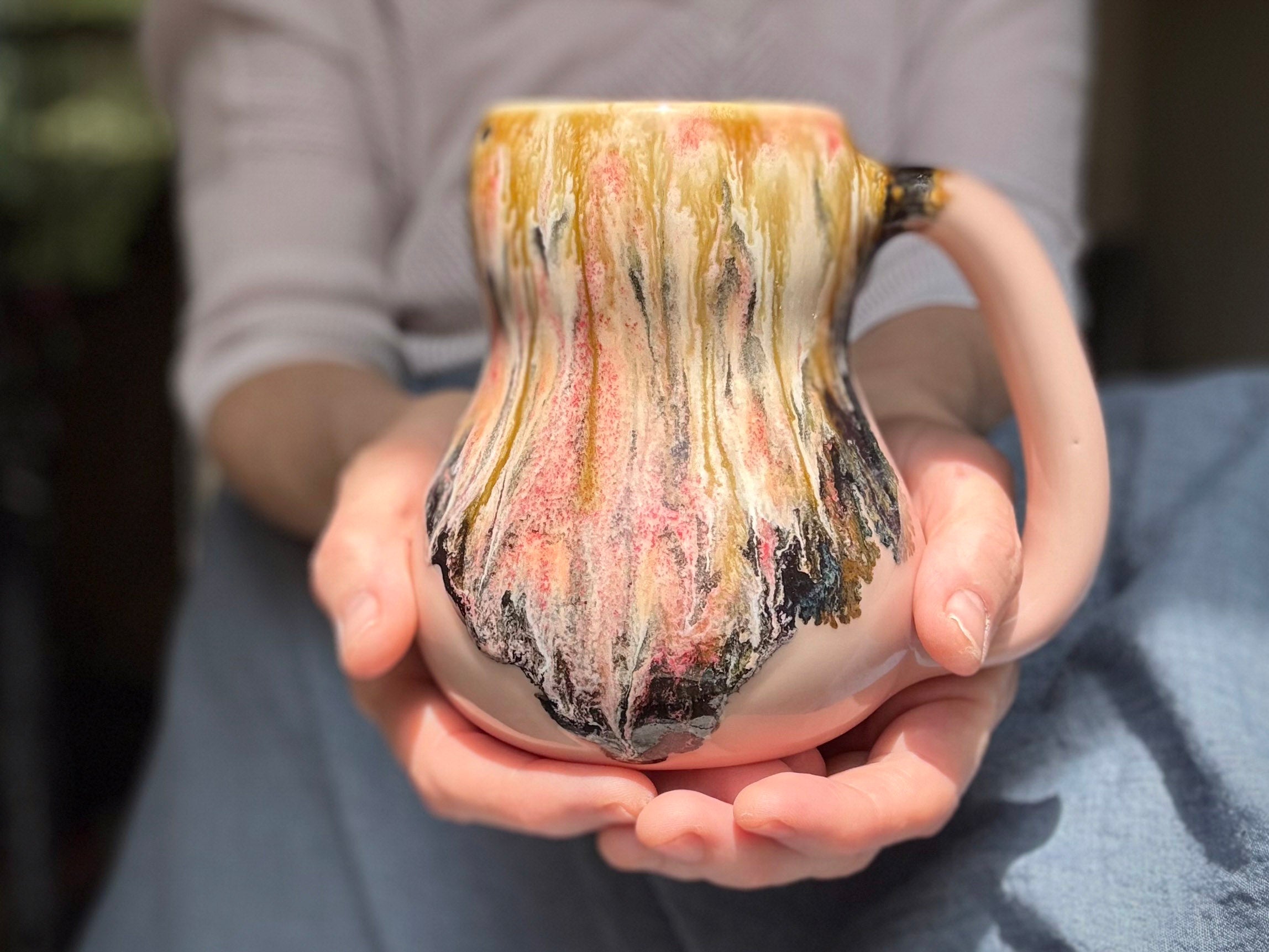 07-D Granny's Lace Gourd Mug - TOP SHELF, 20 oz.