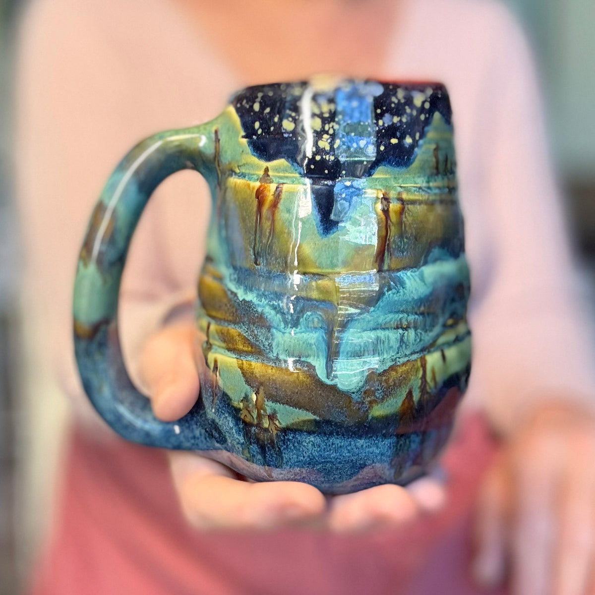 06-C Misty Mountain Midnight Notched Swirly Mug, 20 oz.
