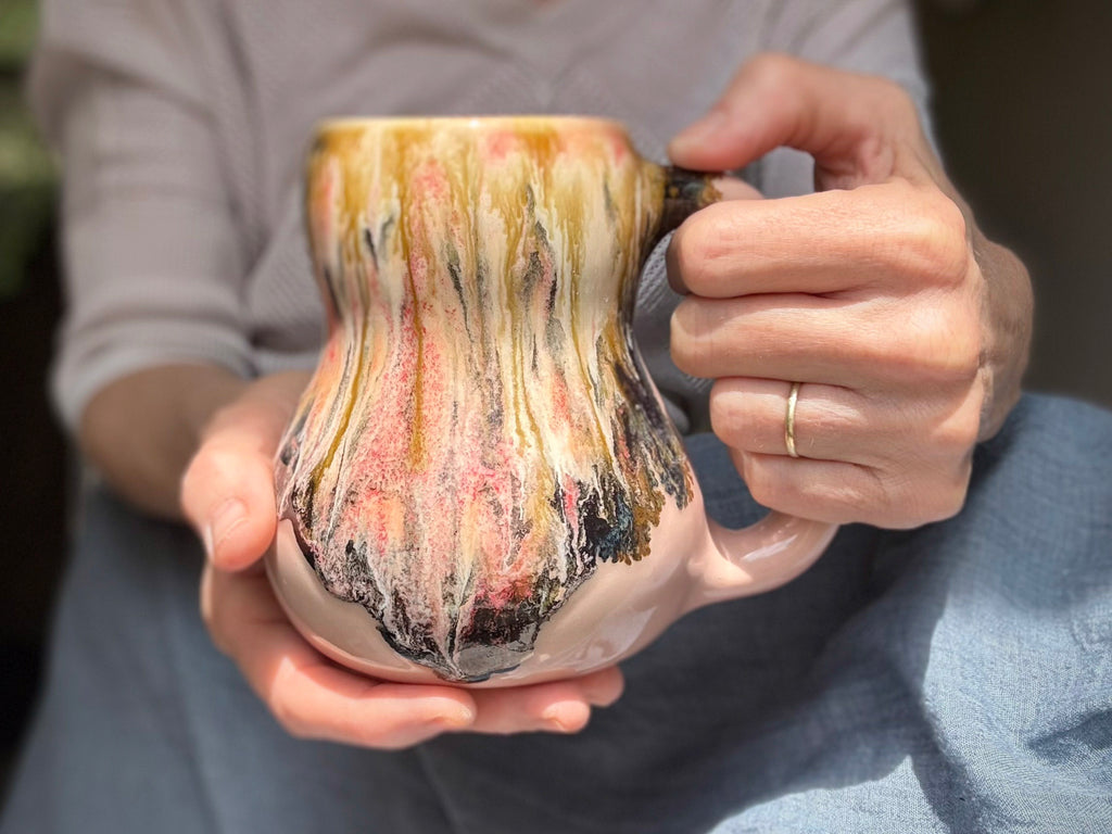 07-D Granny's Lace Gourd Mug - TOP SHELF, 20 oz.