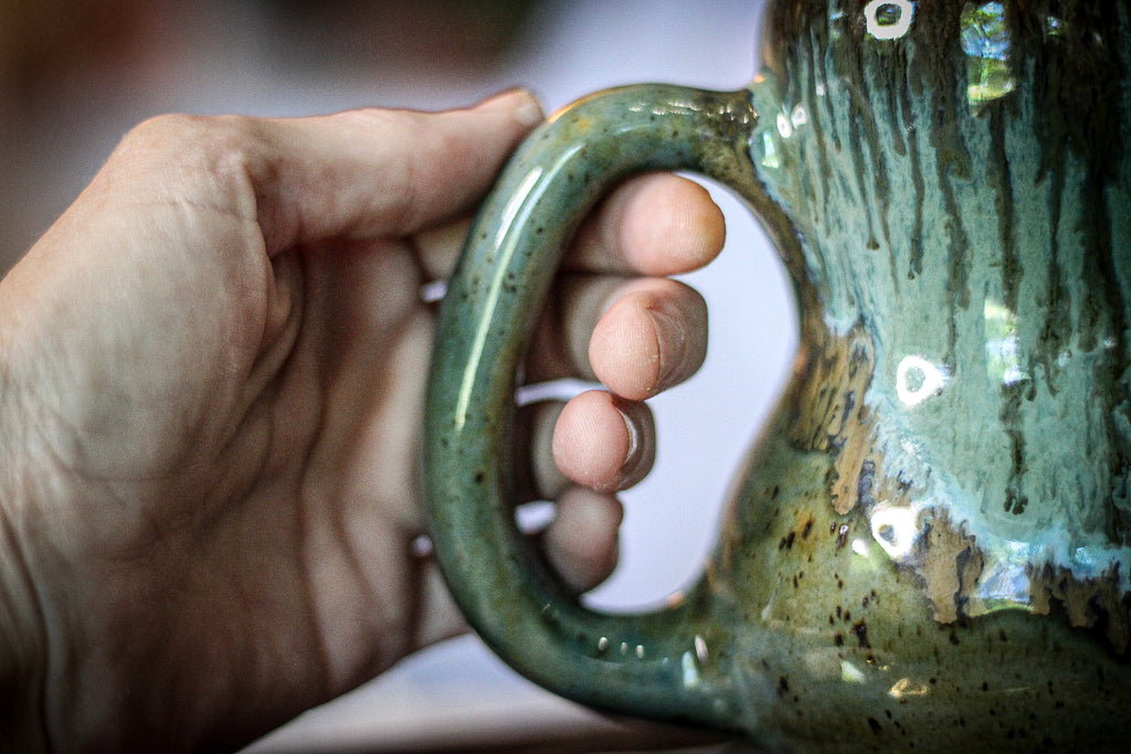 01-D Mossy Wave Notched Acorn Gourd Mug, 19 oz.