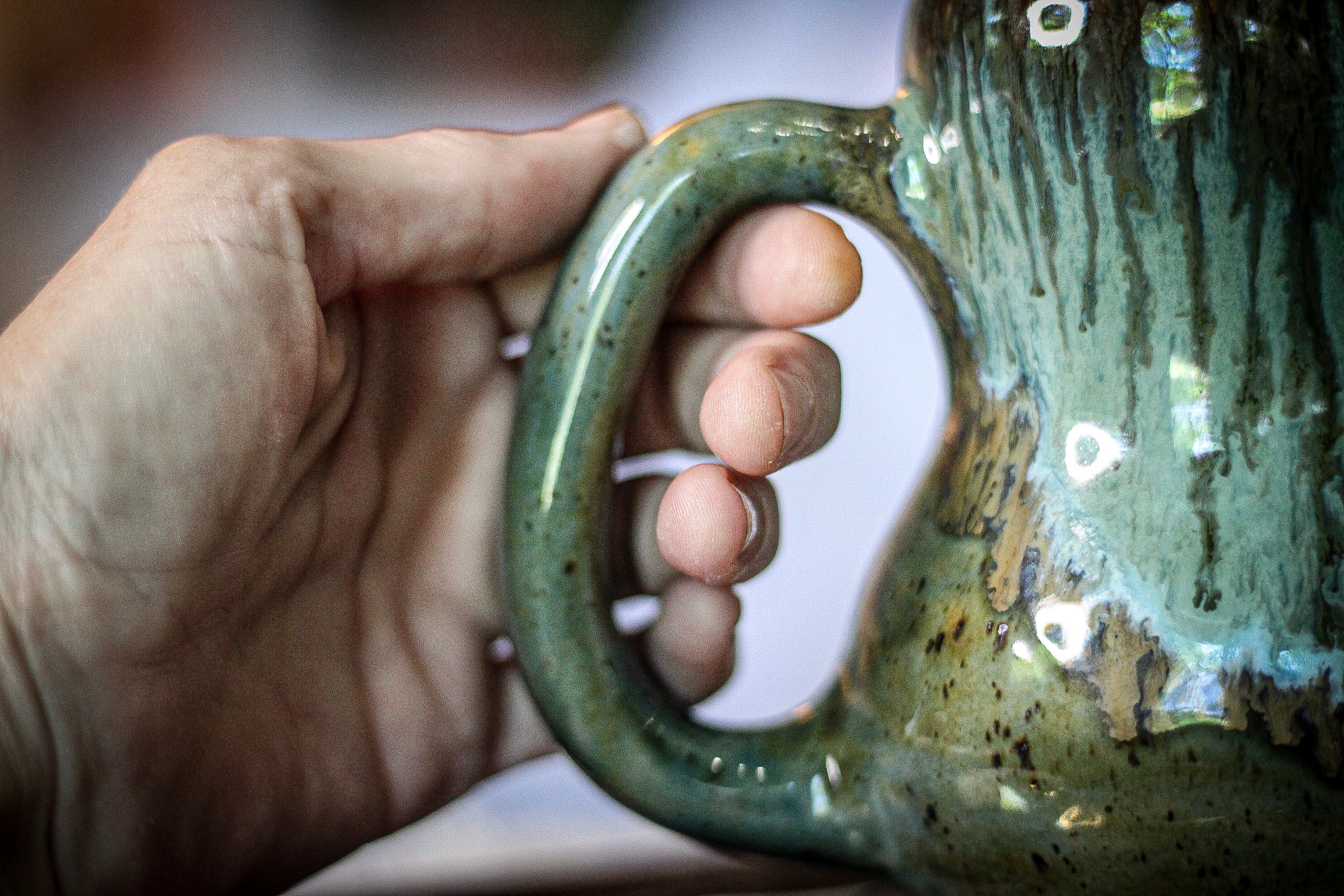 01-D Mossy Wave Notched Acorn Gourd Mug, 19 oz.