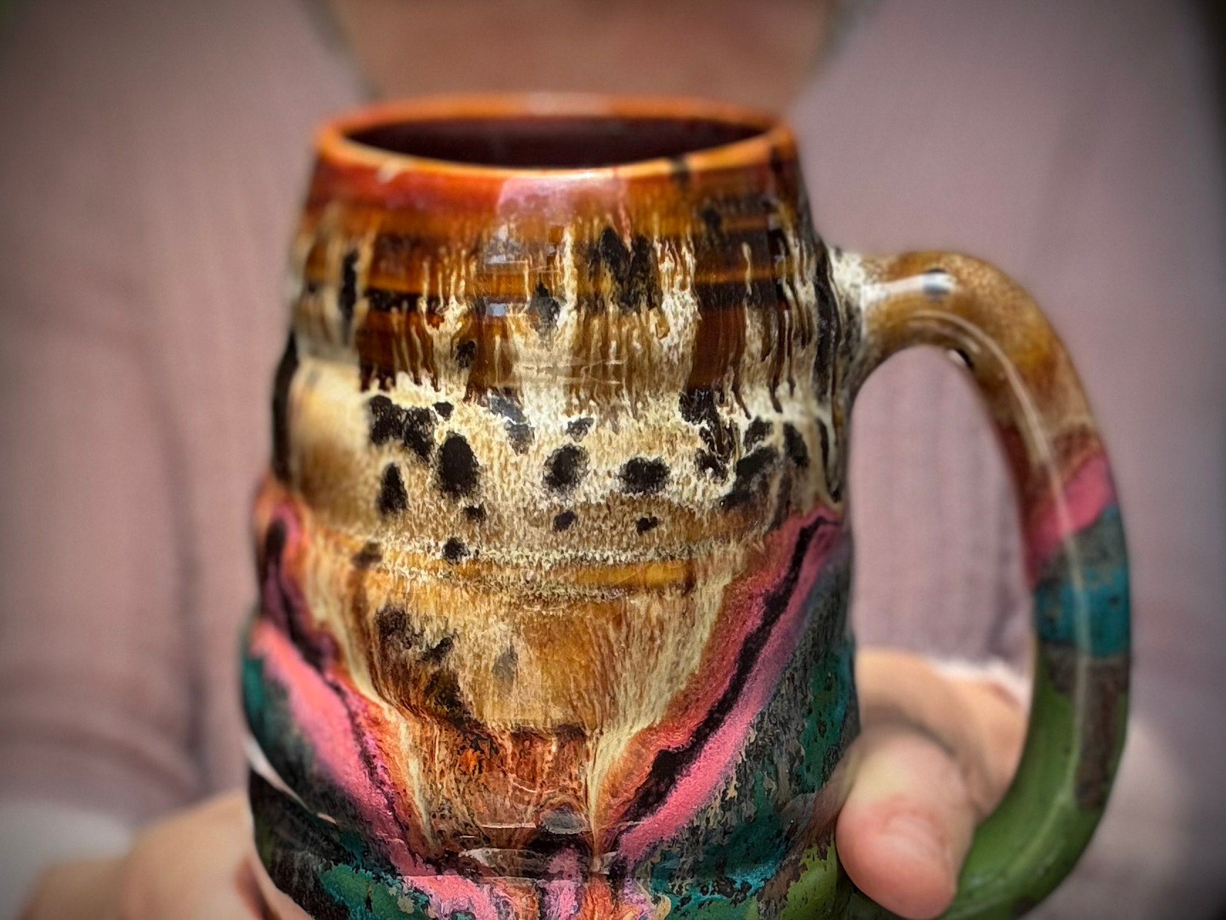 01-B Molten Cheetah Swirly Mug - TOP SHELF, 20 oz.