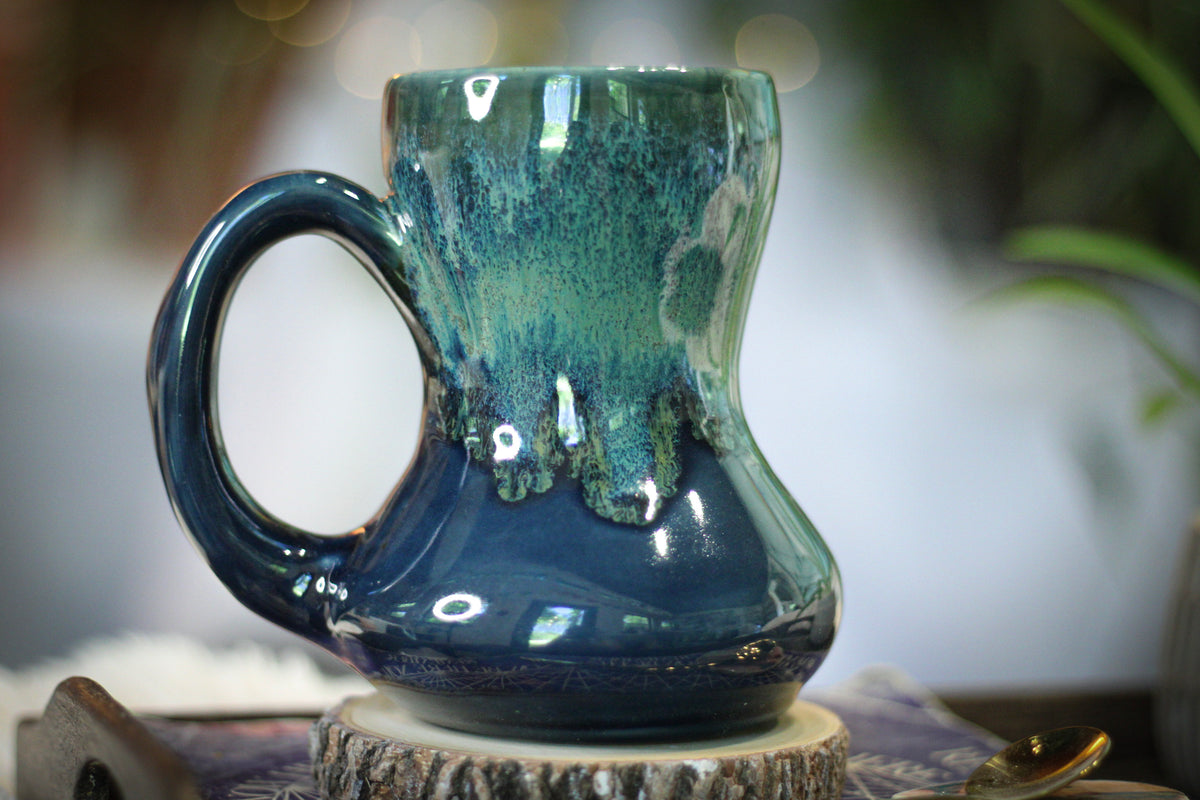 06-E Boreal Bliss Acorn Gourd Mug, 20 oz.