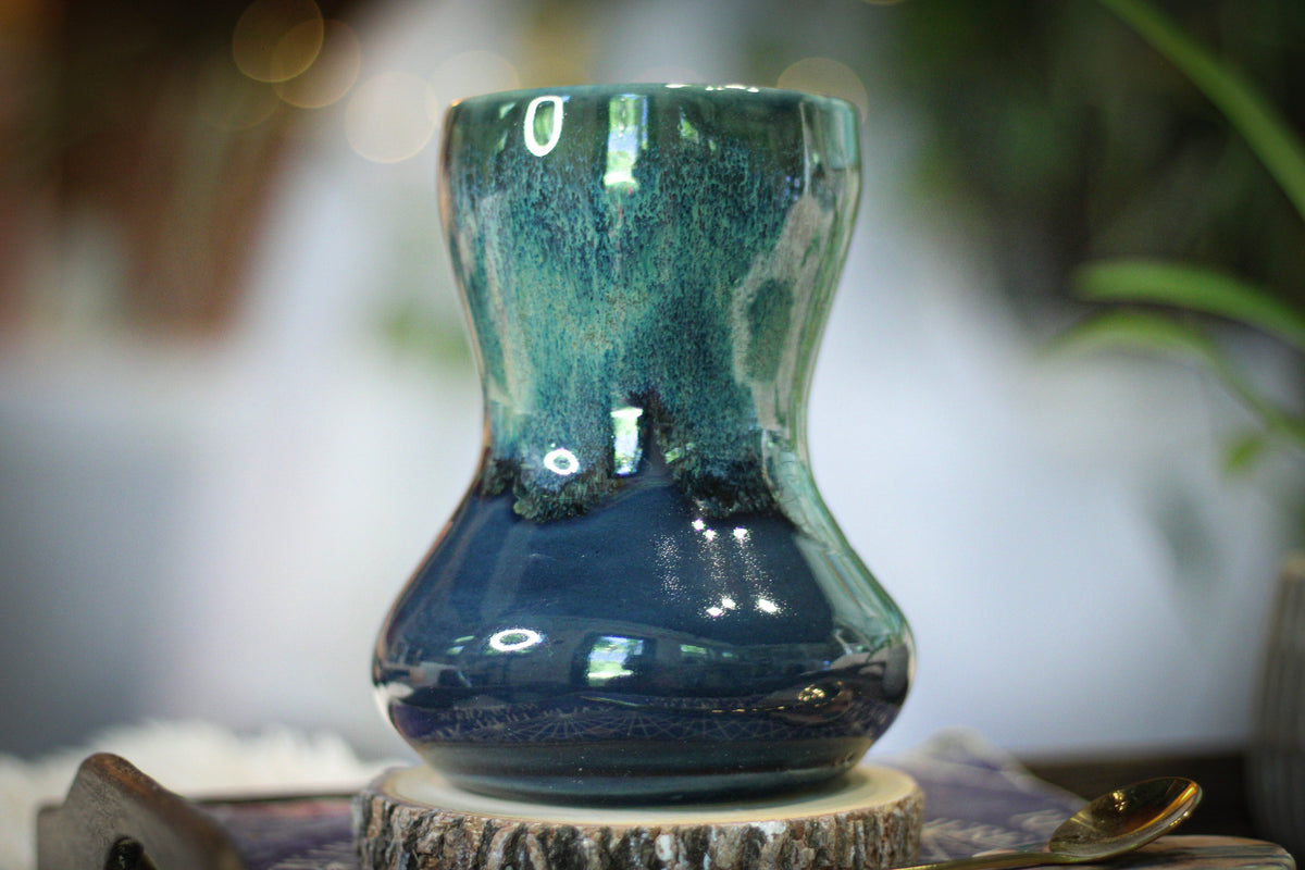 06-E Boreal Bliss Acorn Gourd Mug, 20 oz.