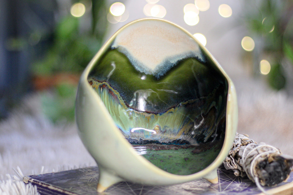 06-A Green Mountain Magic Sanctuary Vessel
