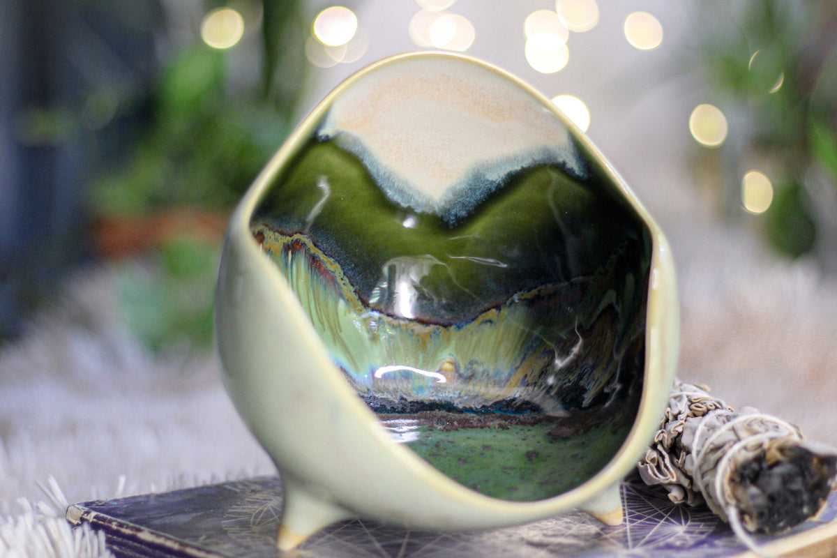 06-A Green Mountain Magic Sanctuary Vessel