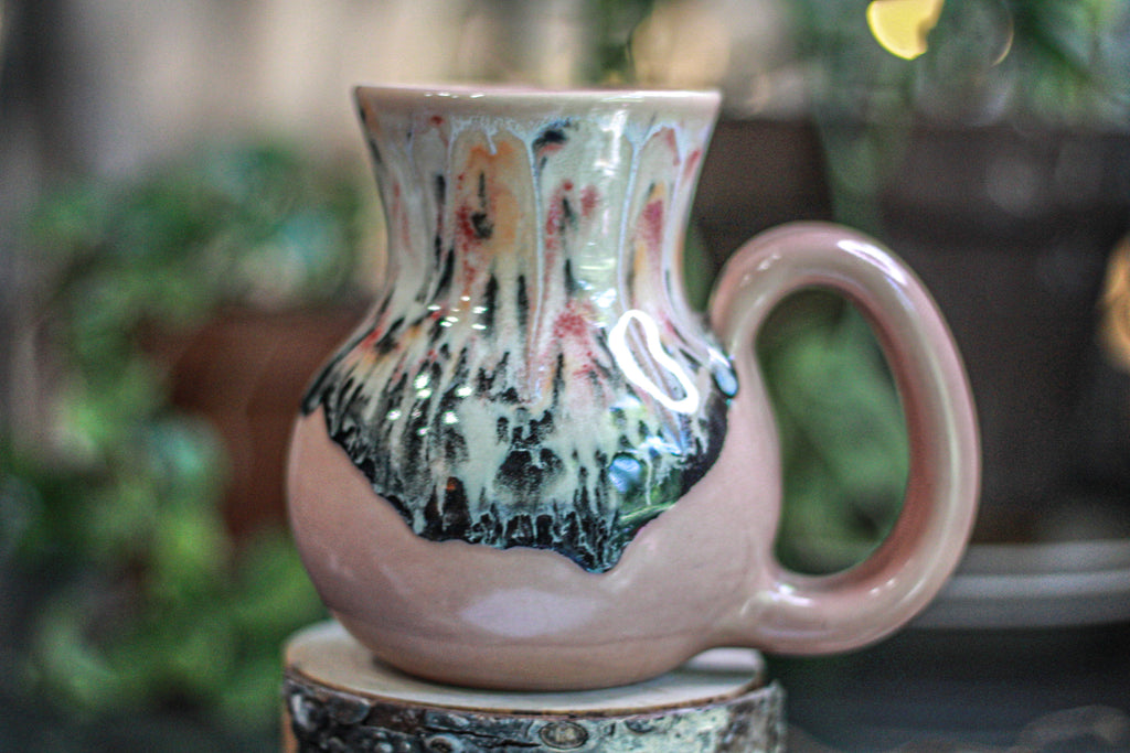 06-D Granny's Lace Flared Mug, 21 oz.