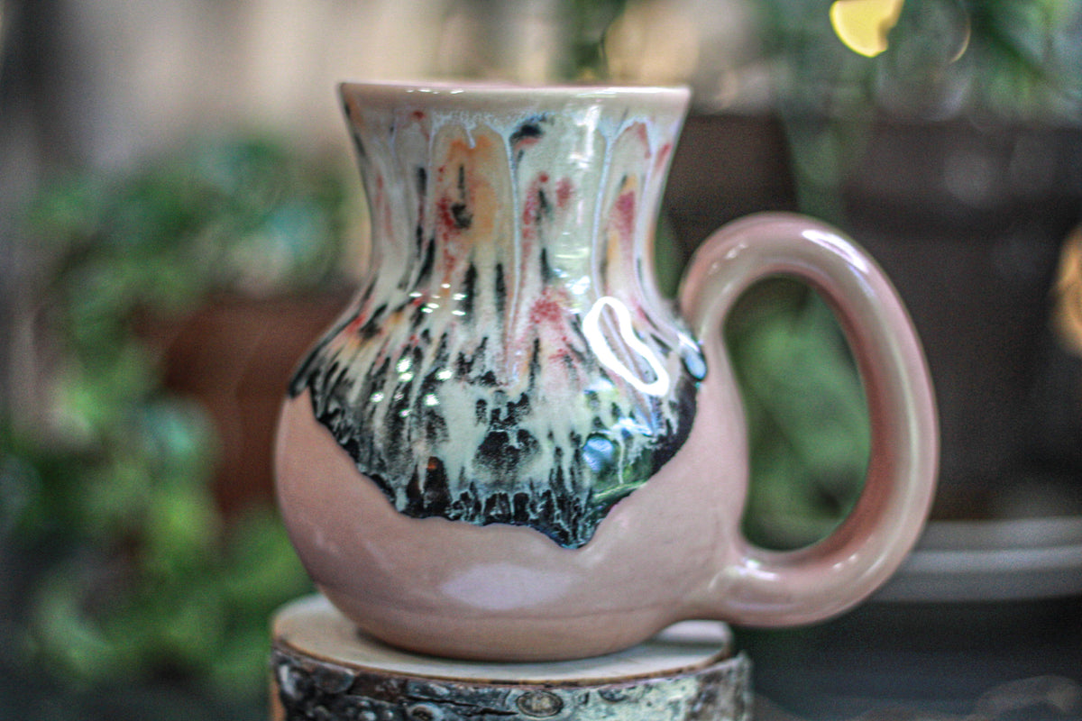 06-D Granny's Lace Flared Mug, 21 oz.
