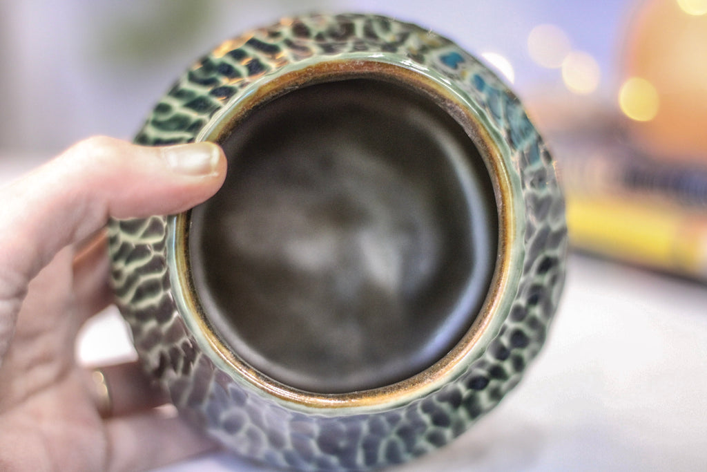06-D EXPERIMENT Textured Cauldron, 17 oz.