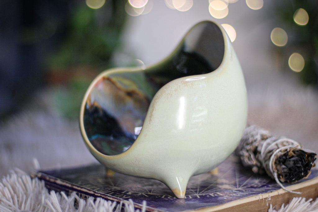 06-A Green Mountain Magic Sanctuary Vessel