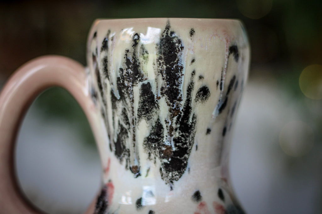 01-D Granny's Lace Gourd Mug, 18 oz.
