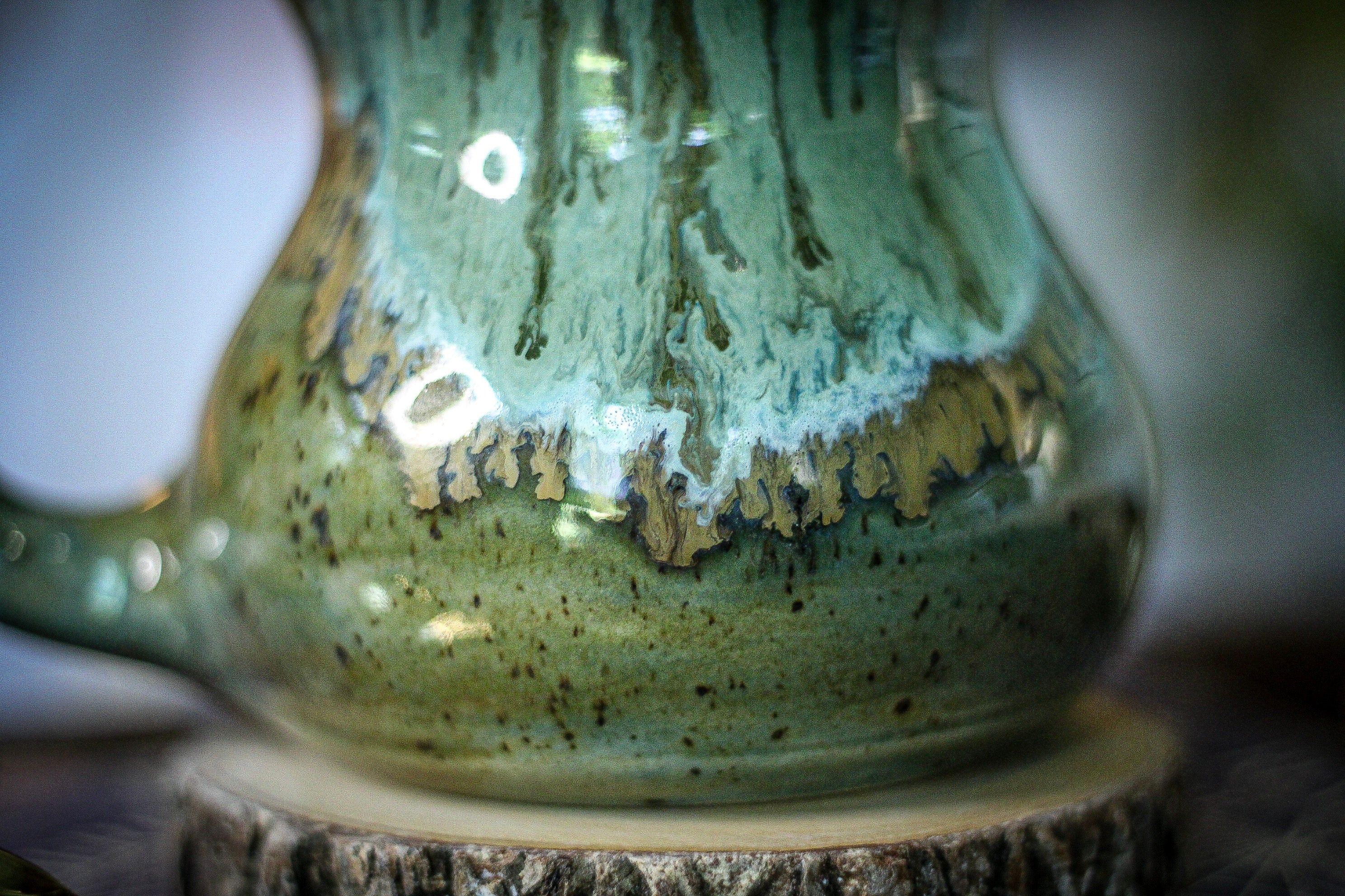 01-D Mossy Wave Notched Acorn Gourd Mug, 19 oz.