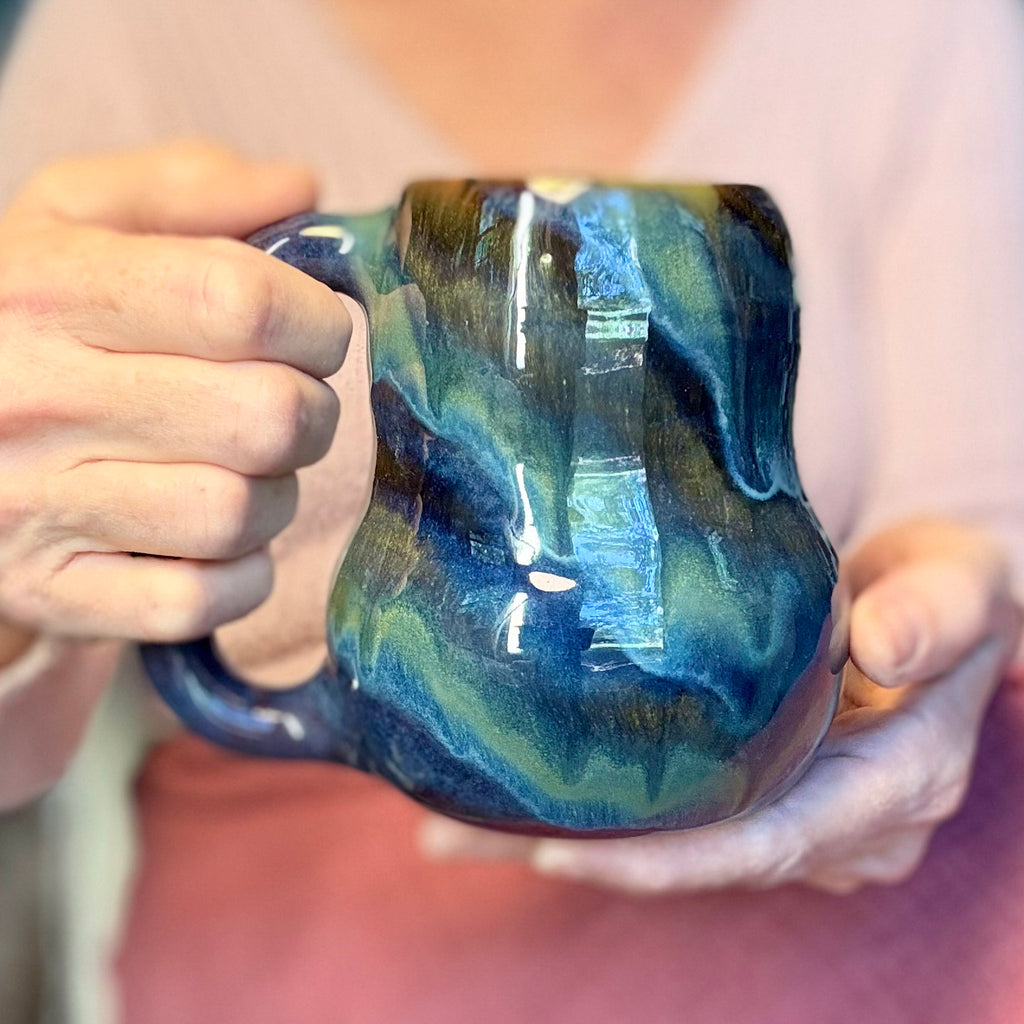 07-D Aurora Variation Notched Curvy Mug, 19 oz.