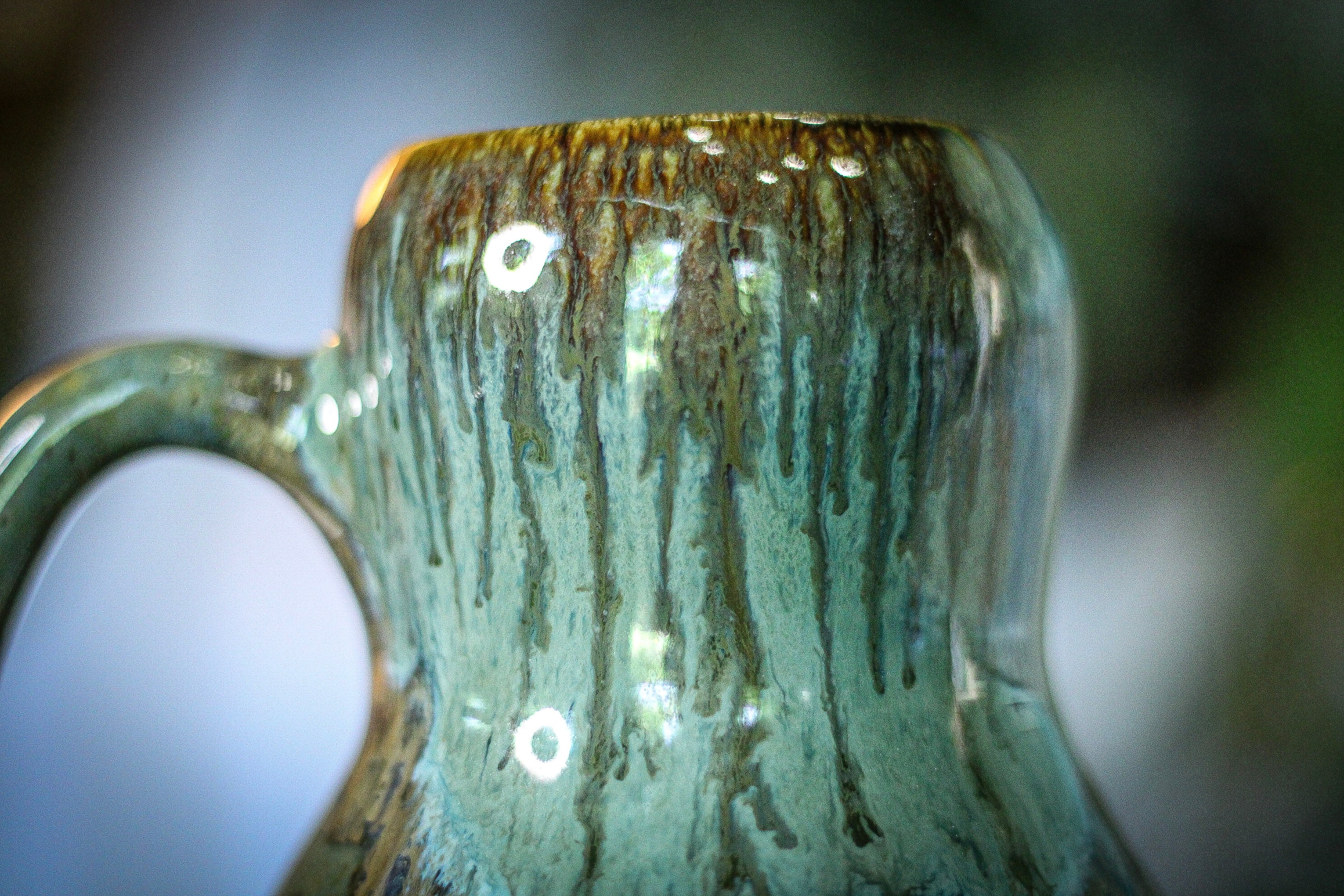 01-D Mossy Wave Notched Acorn Gourd Mug, 19 oz.