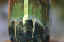 Load image into Gallery viewer, 06-B Green Mountain Mug, 22 oz.