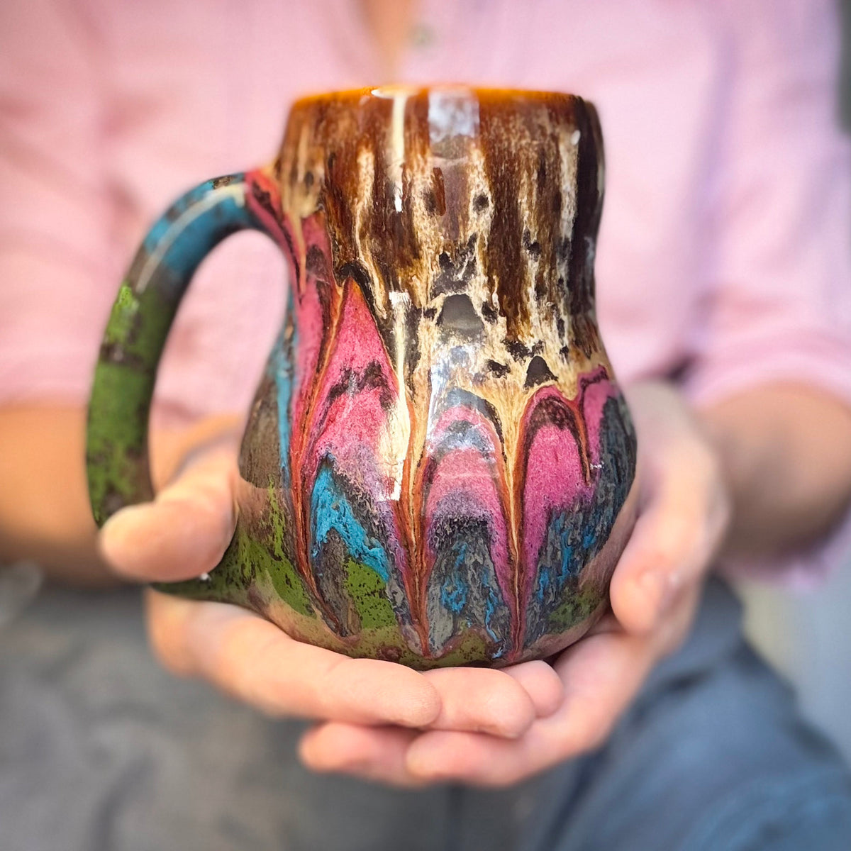 08-B Molten Cheetah Curvy Mug, TOP SHELF - 21 oz.