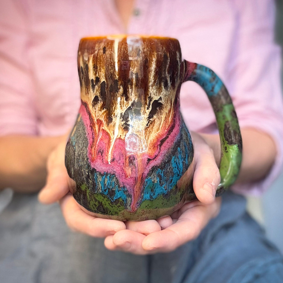 08-B Molten Cheetah Curvy Mug, TOP SHELF - 21 oz.