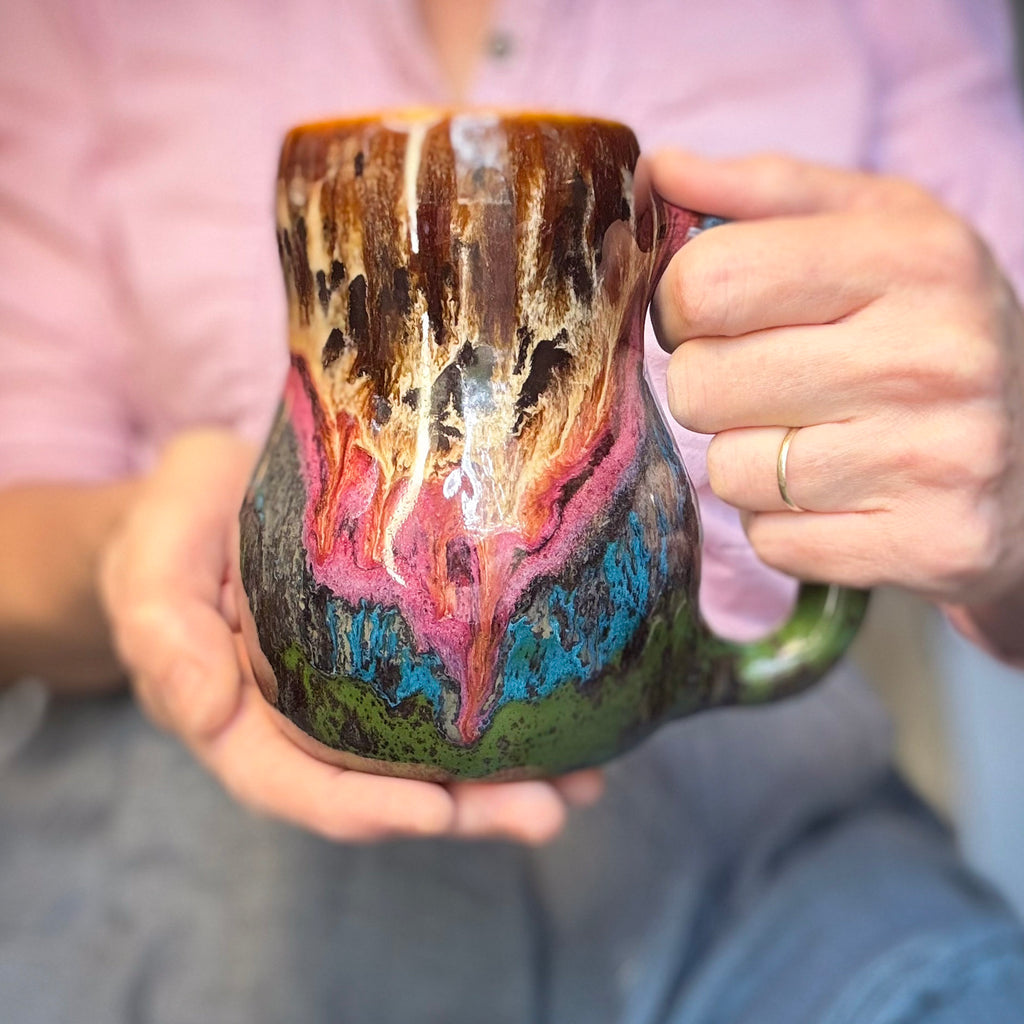 08-B Molten Cheetah Curvy Mug, TOP SHELF - 21 oz.