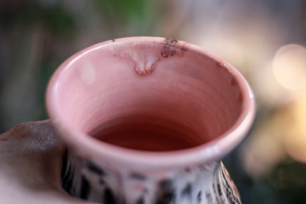 01-D Granny's Lace Flared Textured Mug - TOP SHELF, 22 oz.