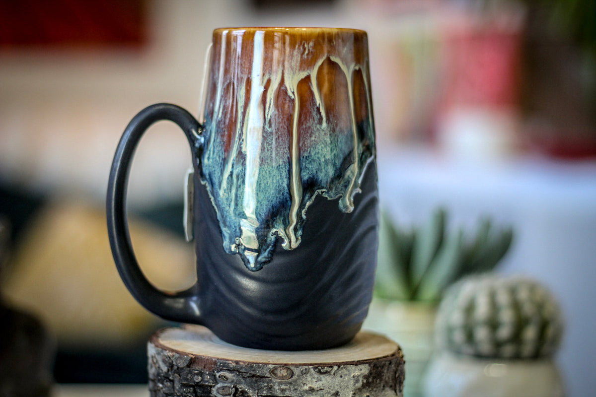 11-D New Wave Textured Notched Mug - TOP SHELF, 18 oz.