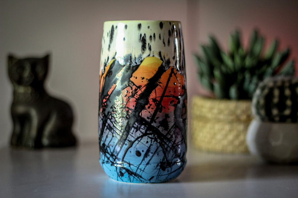 02-A Corona Flow Acorn Mug, 22 oz.
