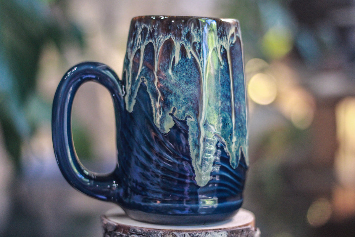 11-D New Wave Textured Acorn Mug - TOP SHELF MISFIT, 23 oz.