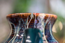 Load image into Gallery viewer, 13-D New Wave Flared Notched Mug, 27 oz.