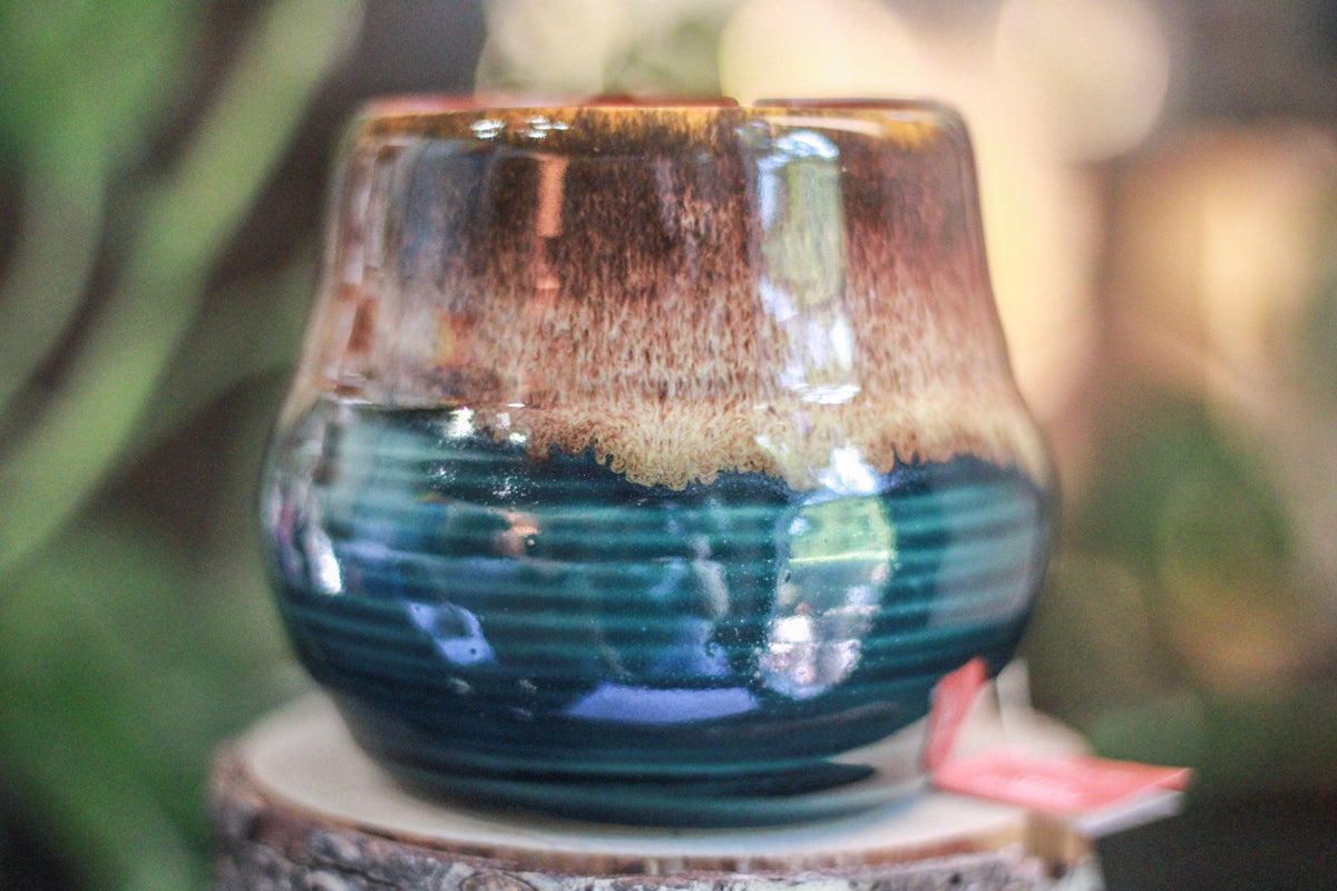 11-F Molten Caramel Notched Textured Acorn Mug, 13 oz.