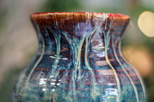 Load image into Gallery viewer, 13-D New Wave Flared Notched Mug, 27 oz.