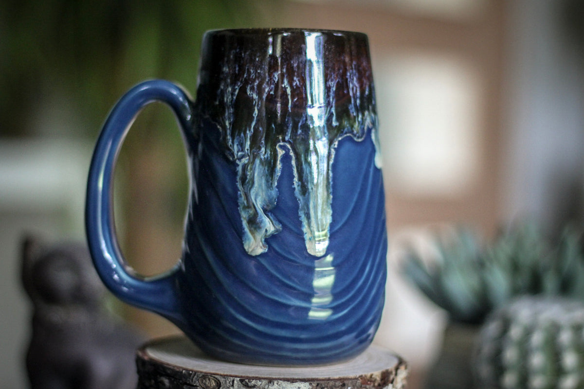 13-D Electric Wave Textured Mug, 19 oz.