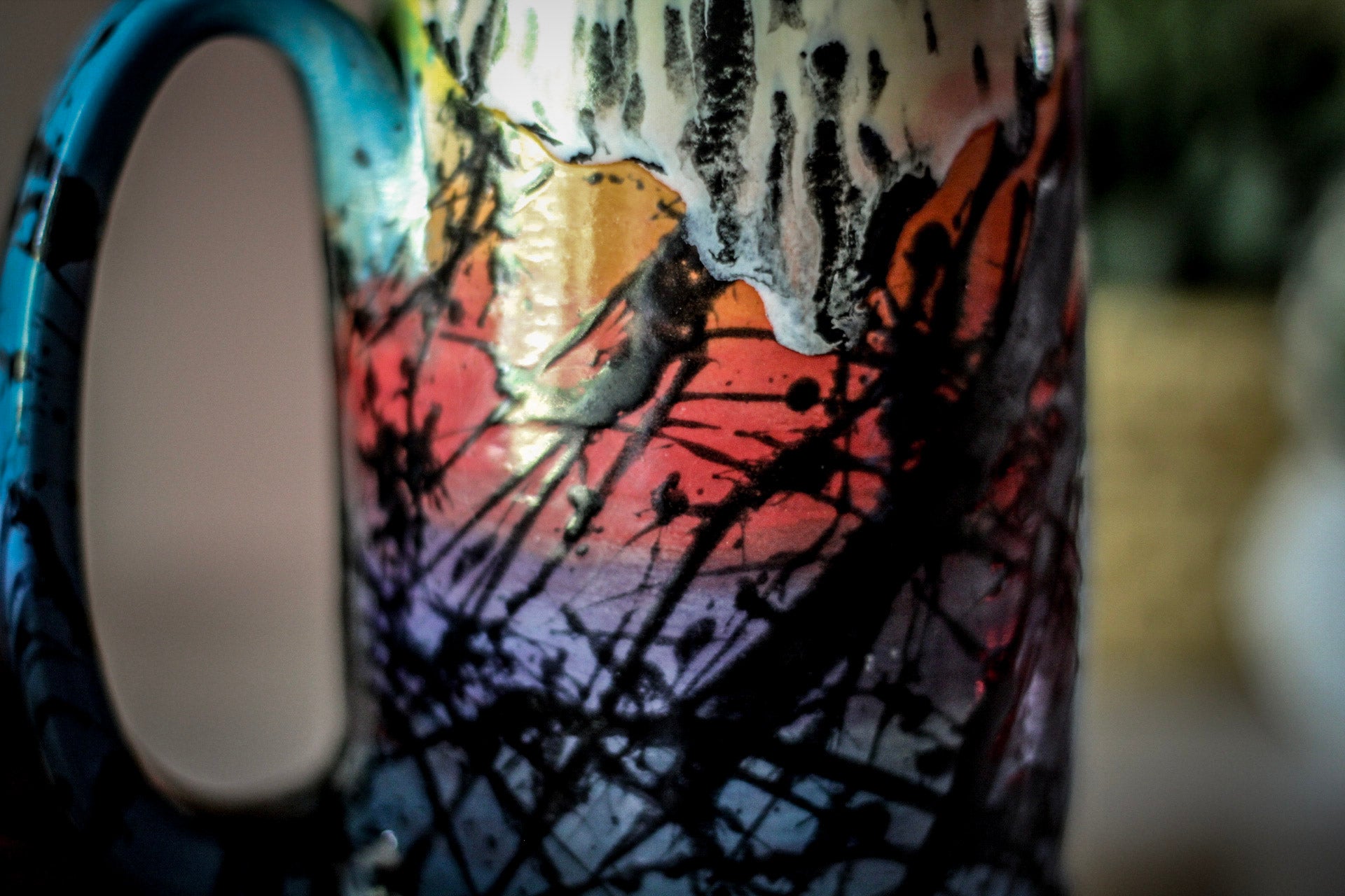 02-A Corona Flow Acorn Mug, 22 oz.