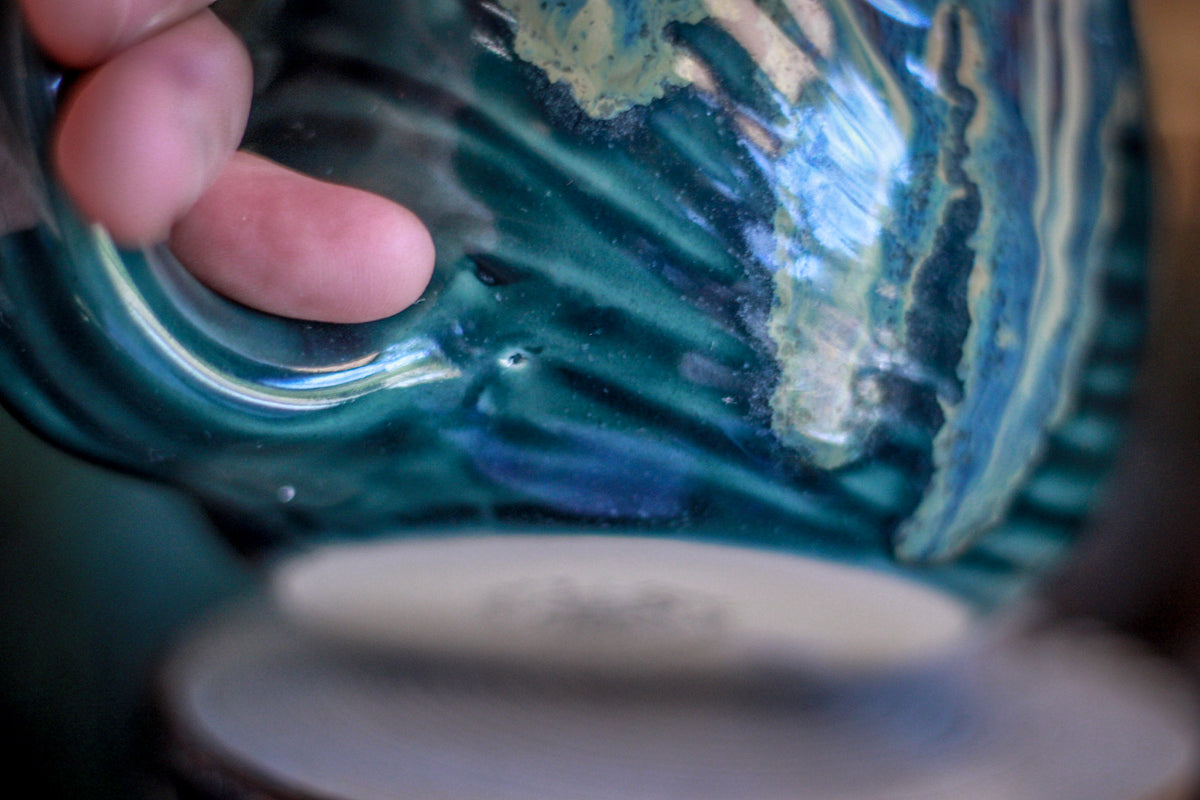 14-D New Wave Textured Mug - TOP SHELF, 25 oz.
