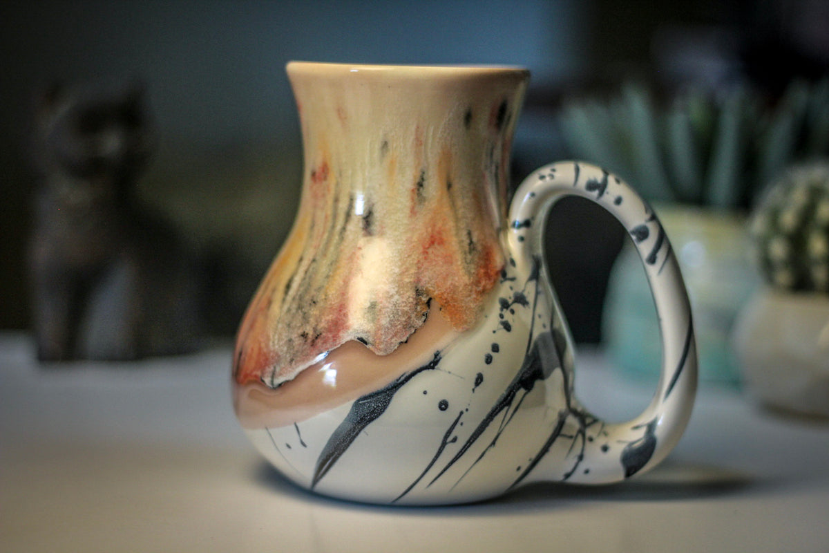 13-D Granny's Lace Flared Mug , 18 oz.