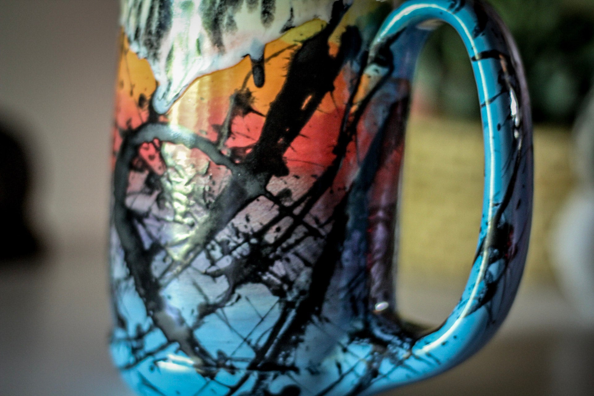 02-A Corona Flow Acorn Mug, 22 oz.