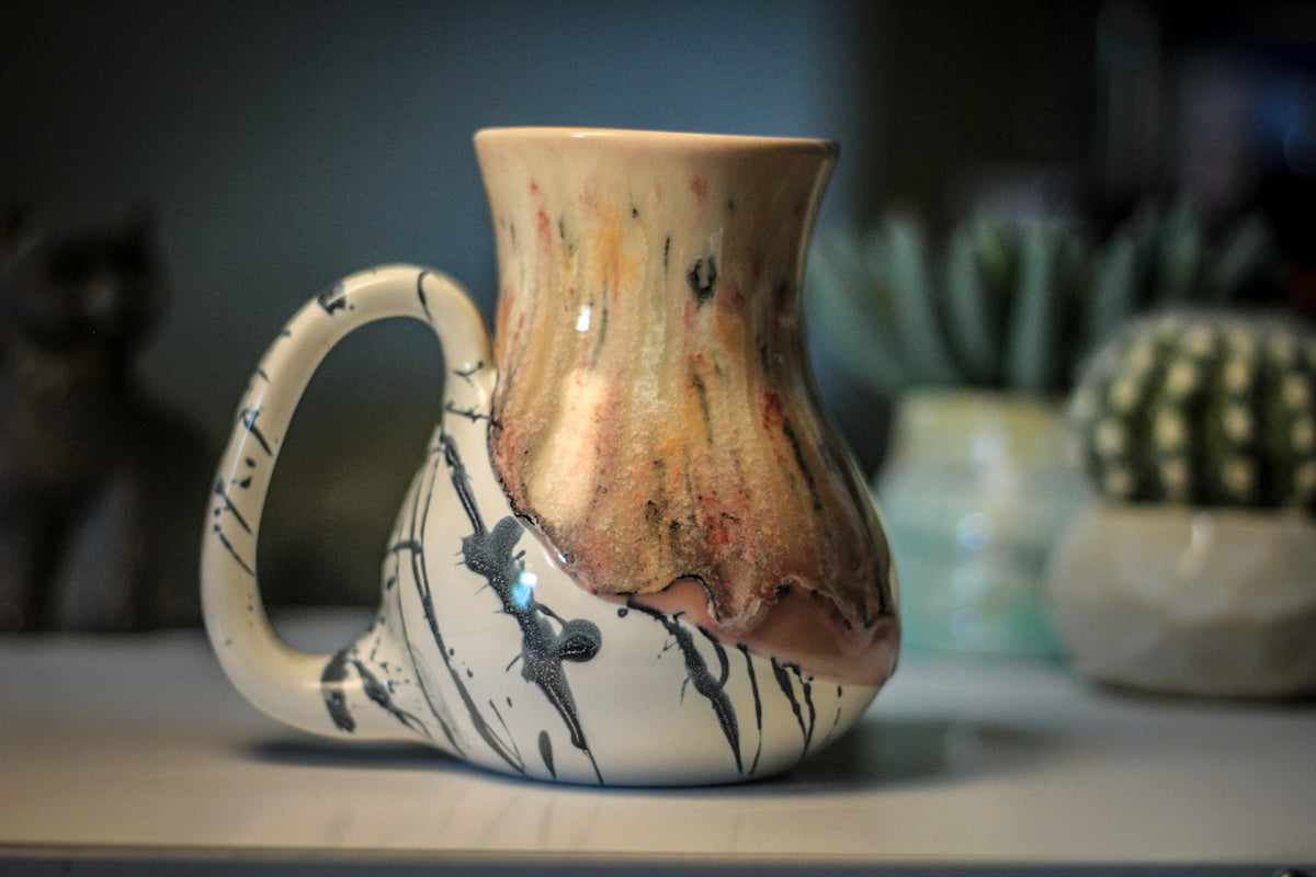 13-D Granny's Lace Flared Mug , 18 oz.