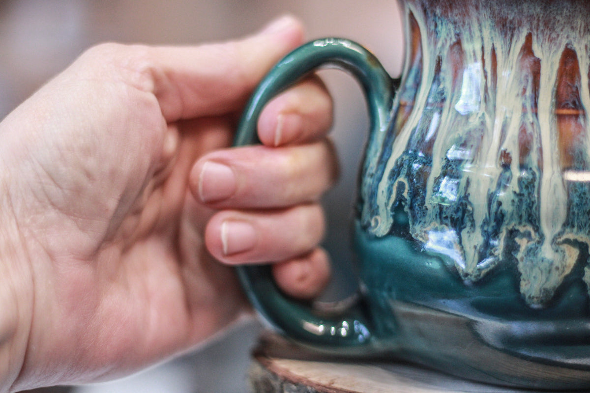 14-D New Wave Barely Flared Textured Mug, 17 oz.