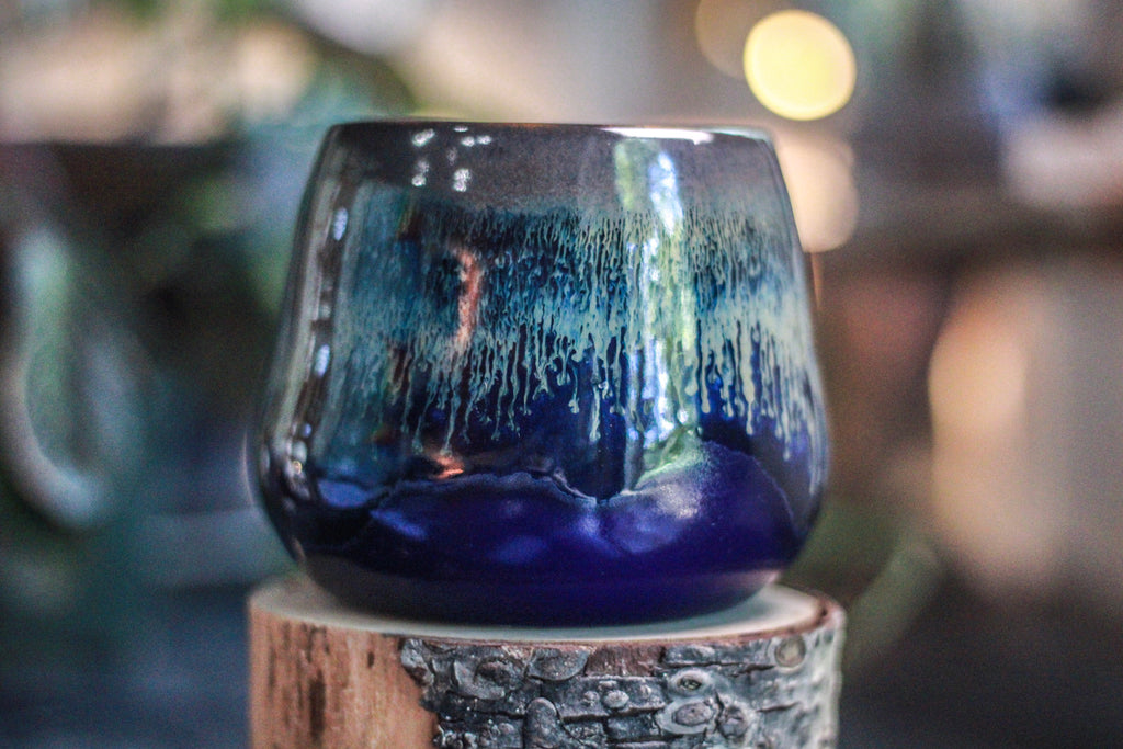 14-E Atlantean Falls Notched Gourd Mug, 20 oz.