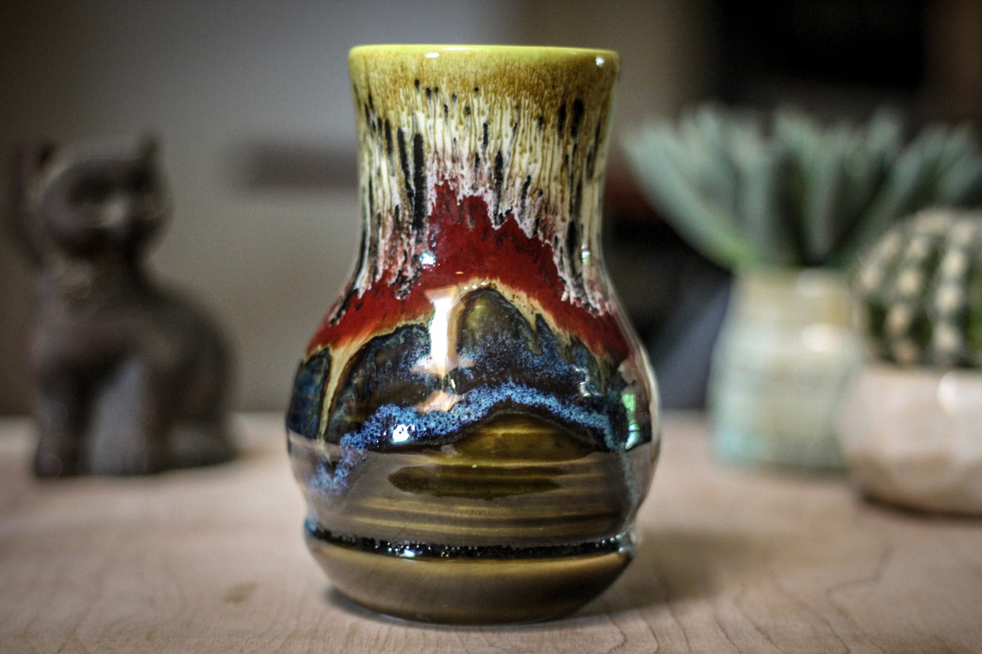 02-A Blood Moon Barely Flared Textured Acorn Mug - TOP SHELF, 20 oz.