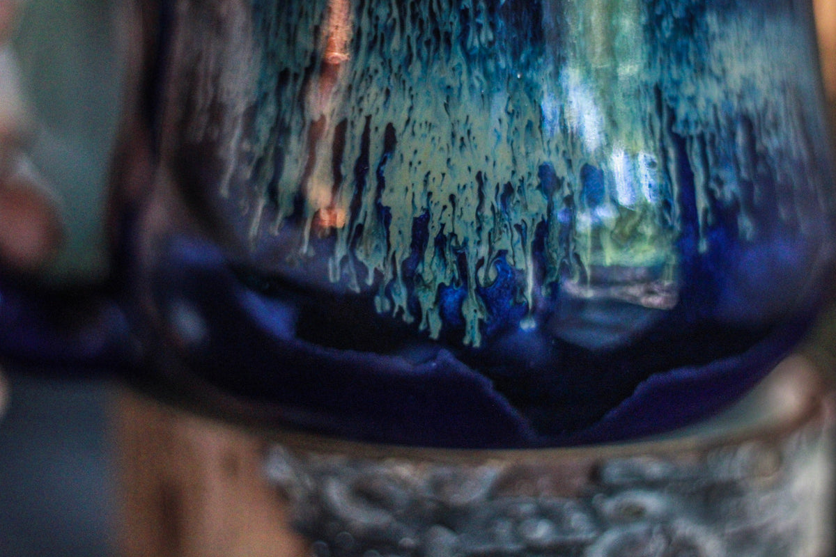 14-E Atlantean Falls Notched Gourd Mug, 20 oz.