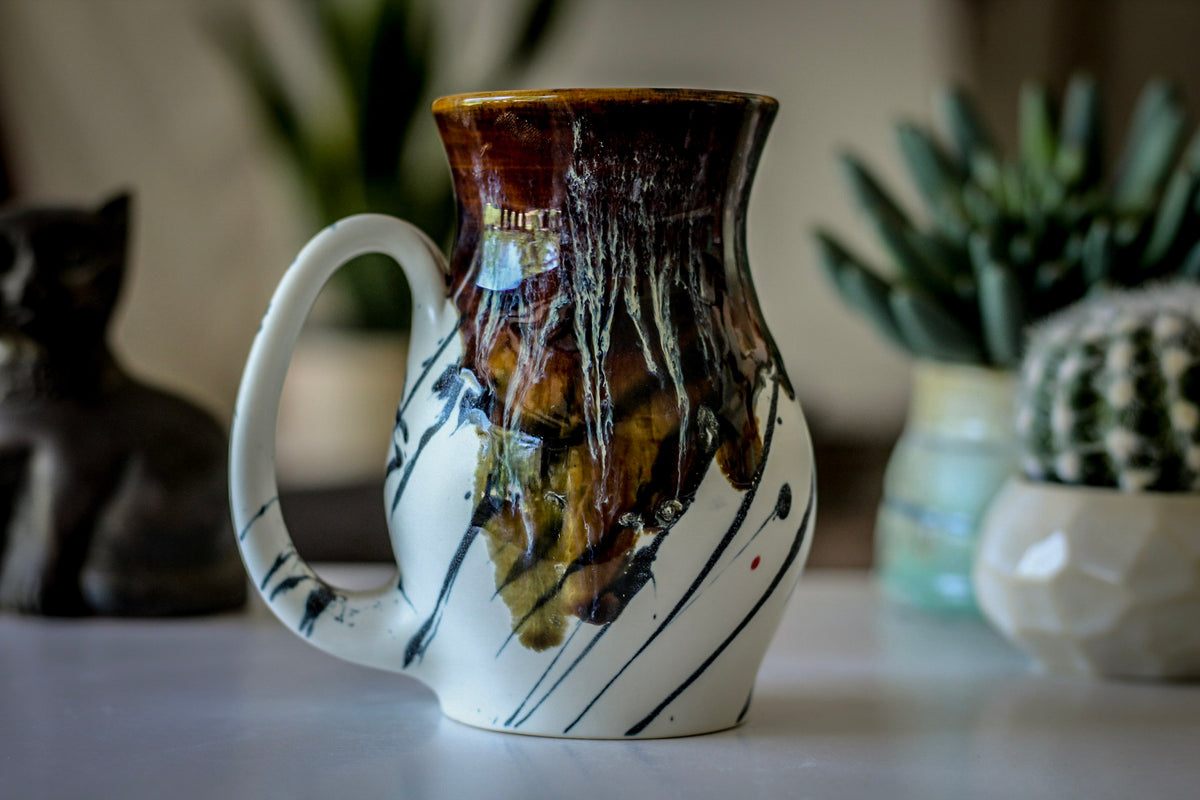 17-D New Wave/ Corona Flow Flared Mug, 17 oz.