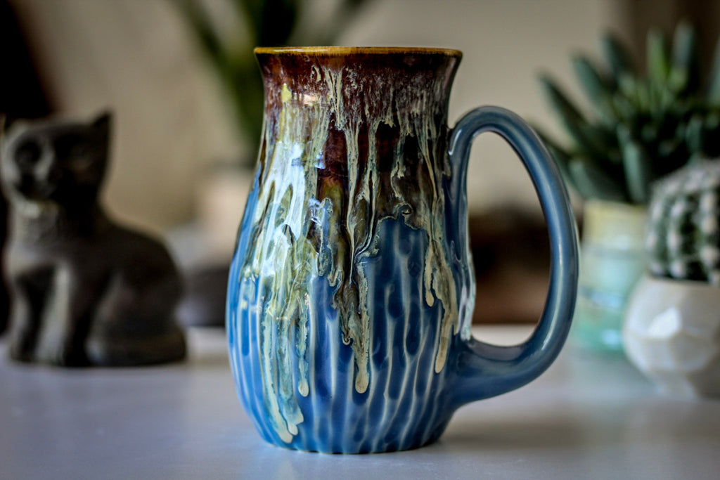 18-D New Wave Barely Flared Textured Mug, 17 oz.