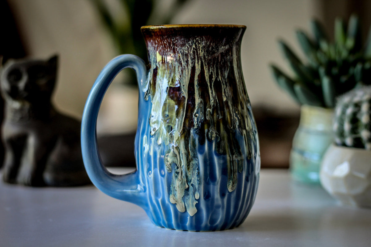 18-D New Wave Barely Flared Textured Mug, 17 oz.