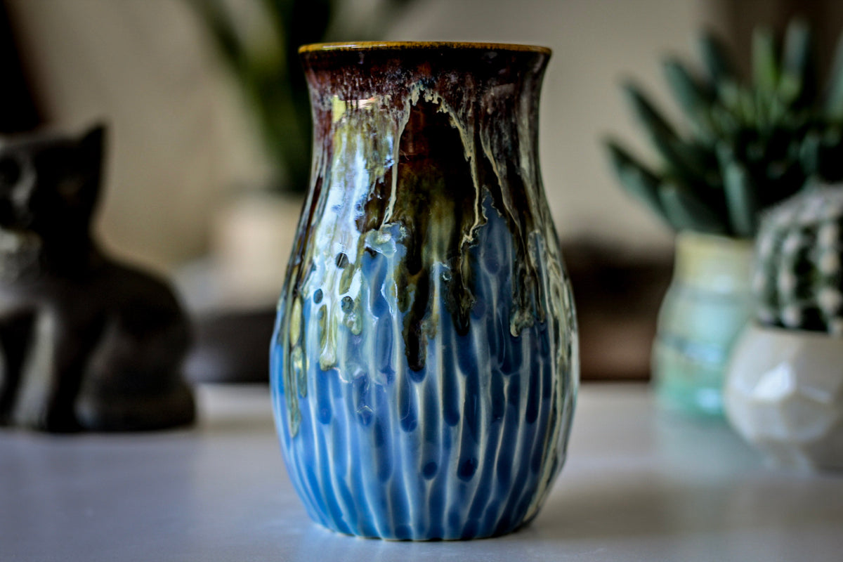 18-D New Wave Barely Flared Textured Mug, 17 oz.
