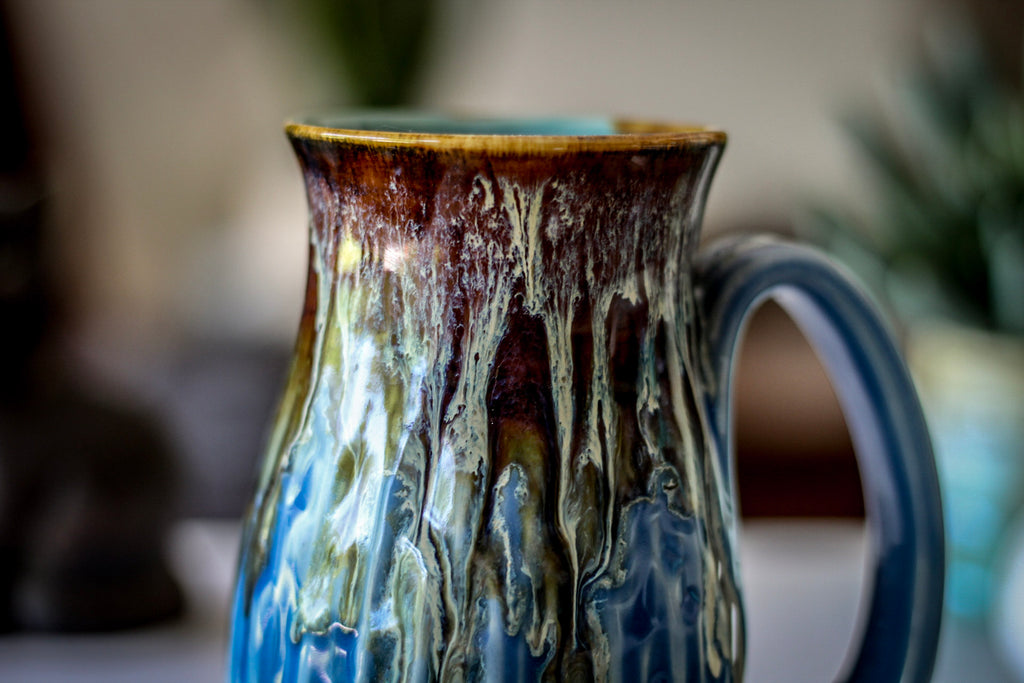 18-D New Wave Barely Flared Textured Mug, 17 oz.