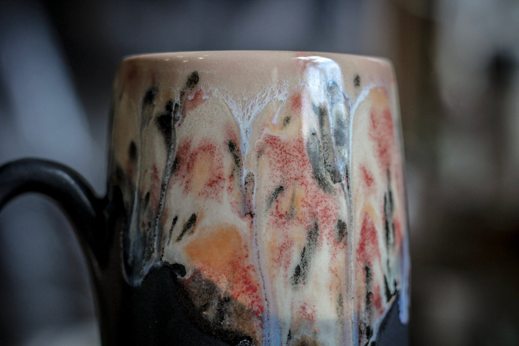 16-D Granny's Lace Notched Mug, 17 oz.