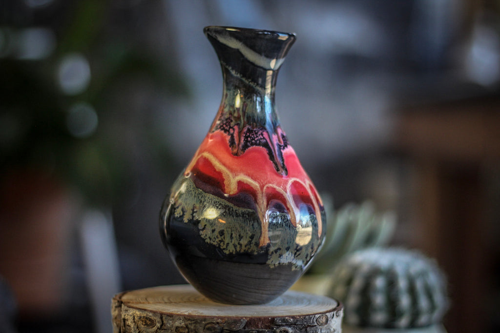 16-A Molten Strata Vase, 9 oz