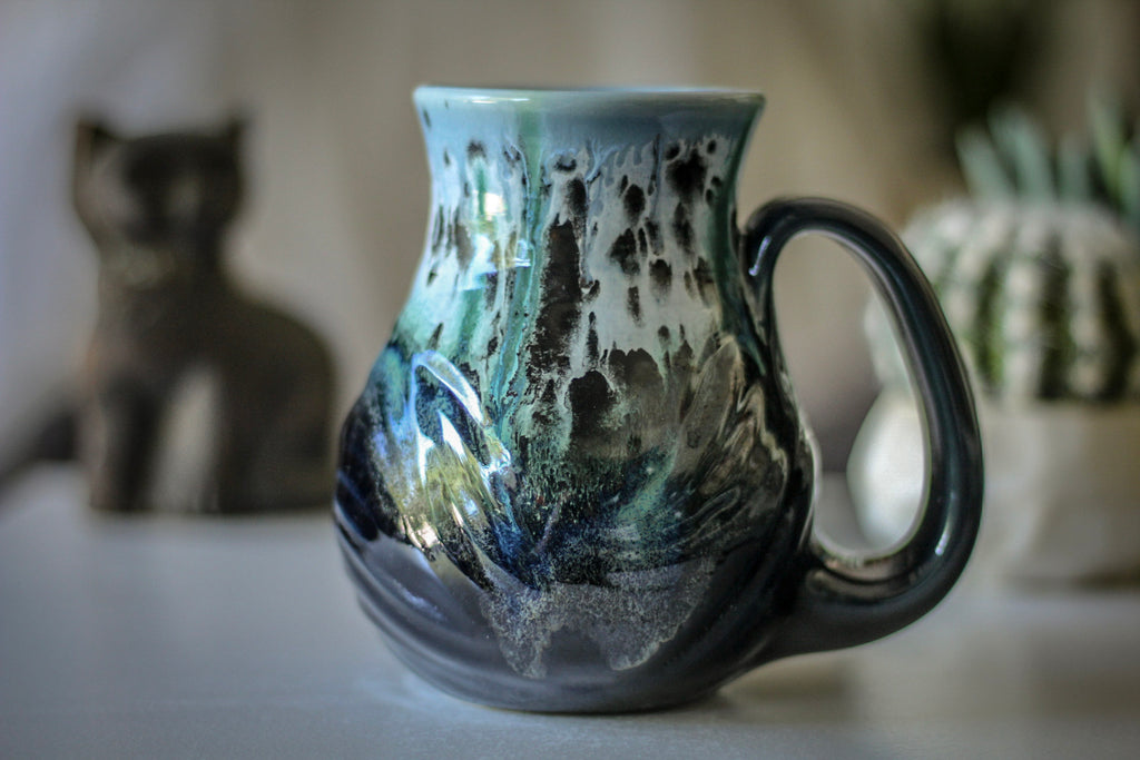 20-D Green Mountain Flared Textured Mug, 17 oz.