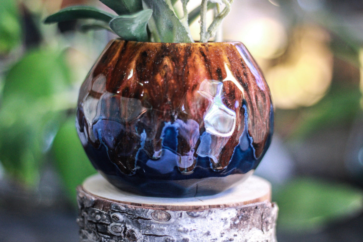 18-D Molten Crystal Planter