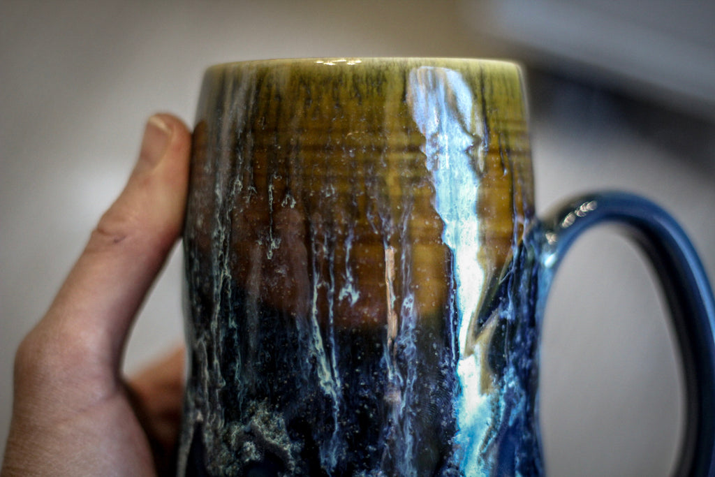 16-D Mossy Wave Textured Gourd Mug, 18 oz.