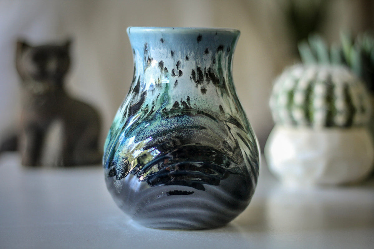 20-D Green Mountain Flared Textured Mug, 17 oz.